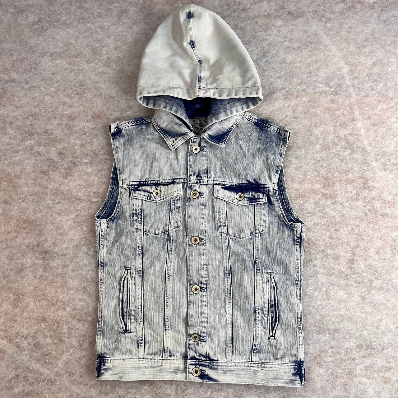 جلیقه جین کلاه‌دار ZARA MAN سایز S -  استوک اورجینال | استوک مارکباز