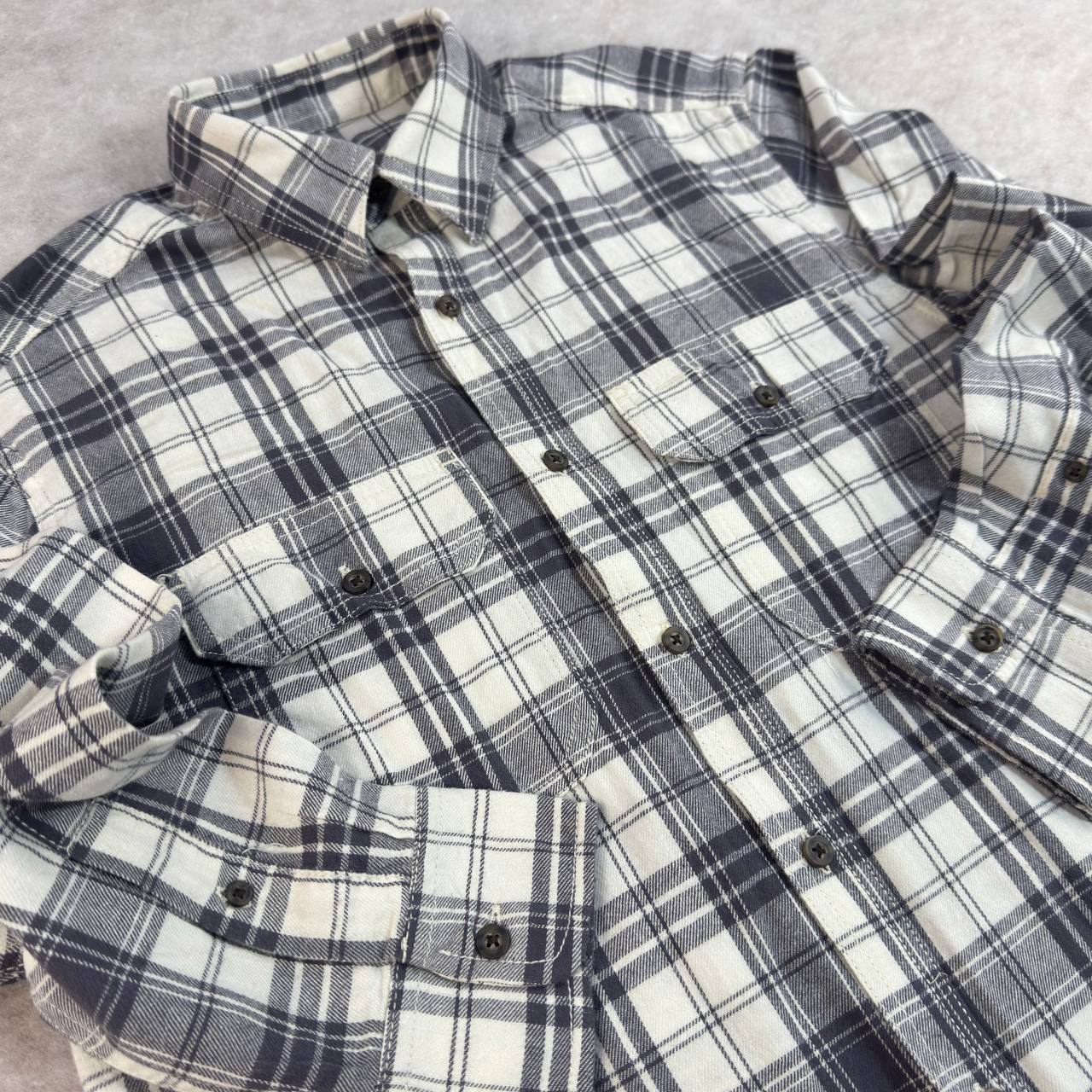 پیراهن چهارخانه فلانل طوسی سفید استوک اورجینال سایز S | استوک مارک باز