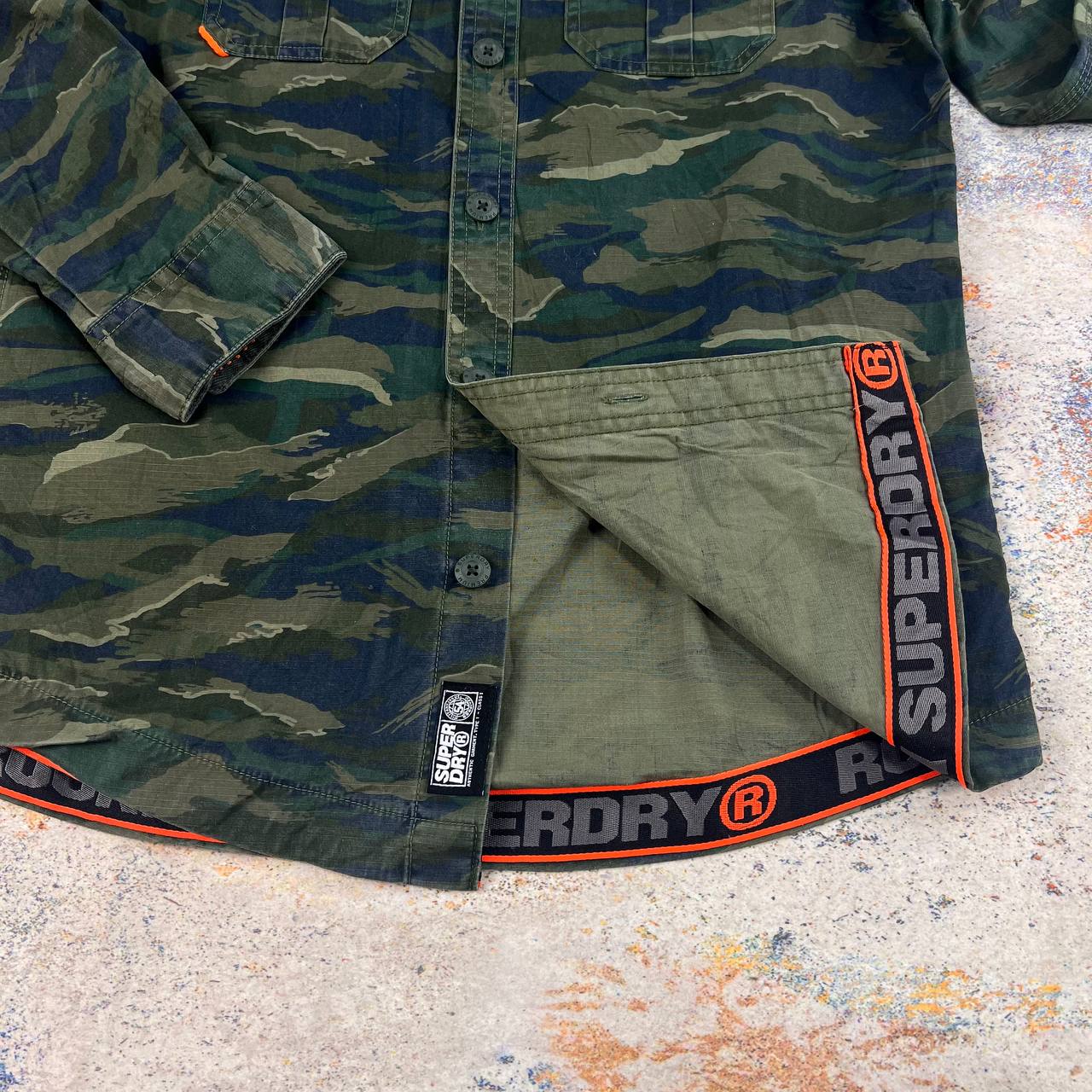 پیراهن چریکی مردانه Superdry -استوک اورجینال | سایز M | استوک مارک باز