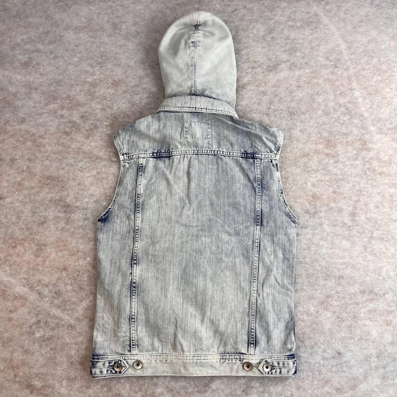 جلیقه جین کلاه‌دار ZARA MAN سایز S -  استوک اورجینال | استوک مارکباز