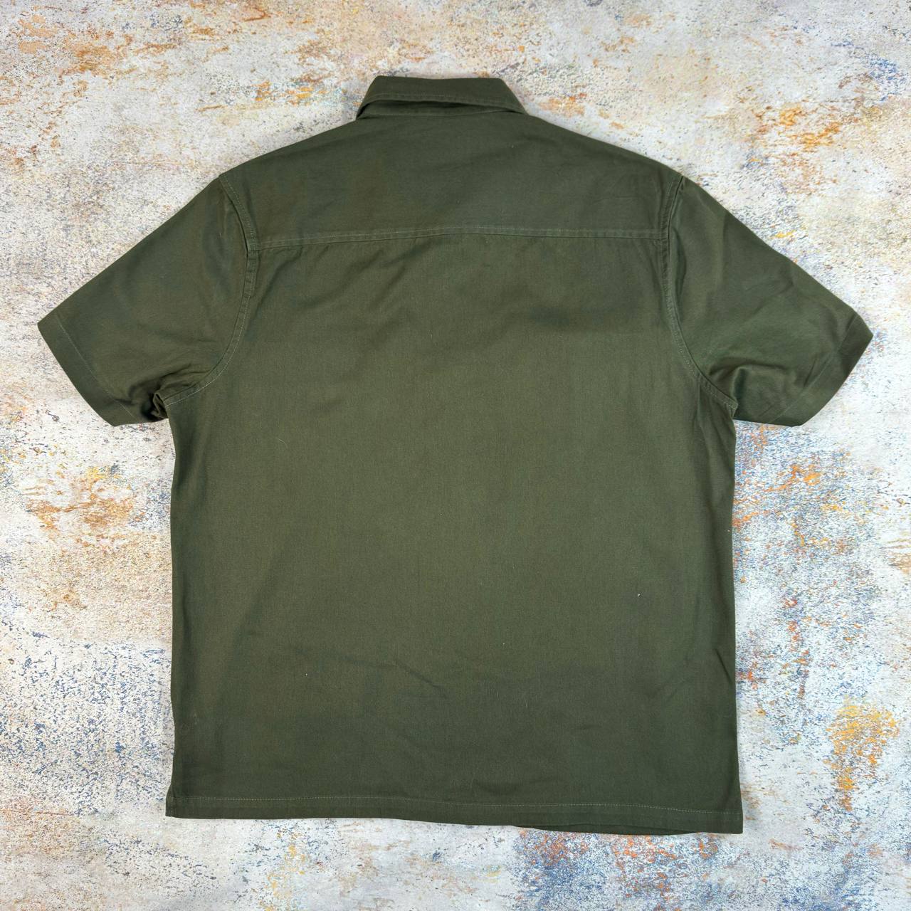 پیراهن آستین کوتاه مردانه TOPMAN زیتونی | استوک اورجینال | سایز M | استوک مارک باز